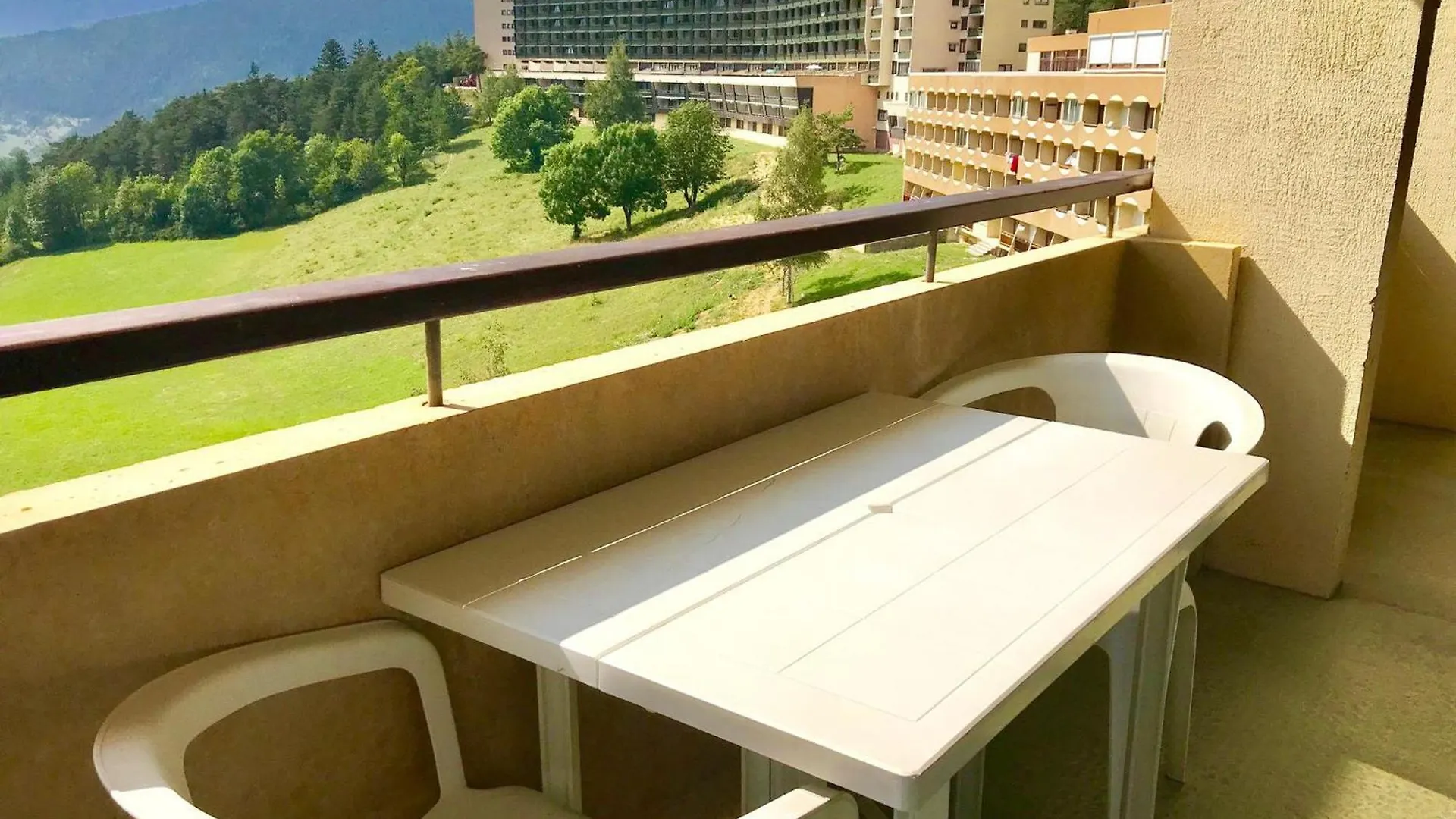 Appartement 2 Pieces Avec Balcon Au Pied Des Pistes A Villard-De-Lans - Fr-1-515-31 0*,  France
